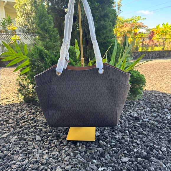 Michael Kors Jet Set Travel Large Chain Tote – Brown (NWT) Retail $558 - Picture 4 of 16